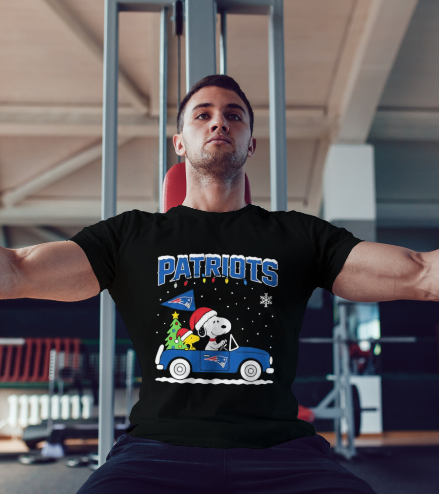 Snoopy Woodstock Santa Christmas New England Patriots Car T-Shirt