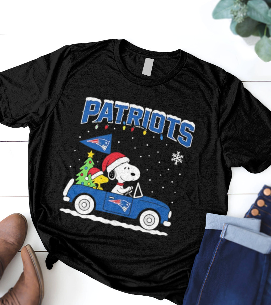 Snoopy Woodstock Santa Christmas New England Patriots Car T-Shirt
