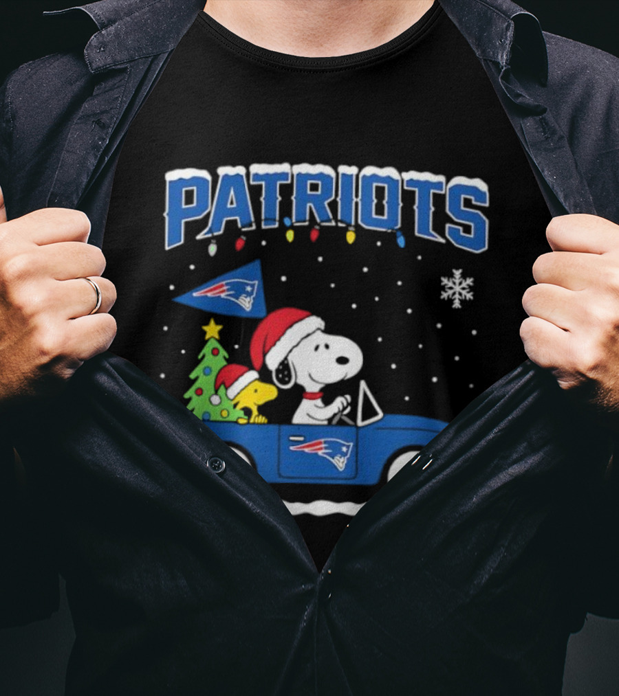 Snoopy Woodstock Santa Christmas New England Patriots Car T-Shirt