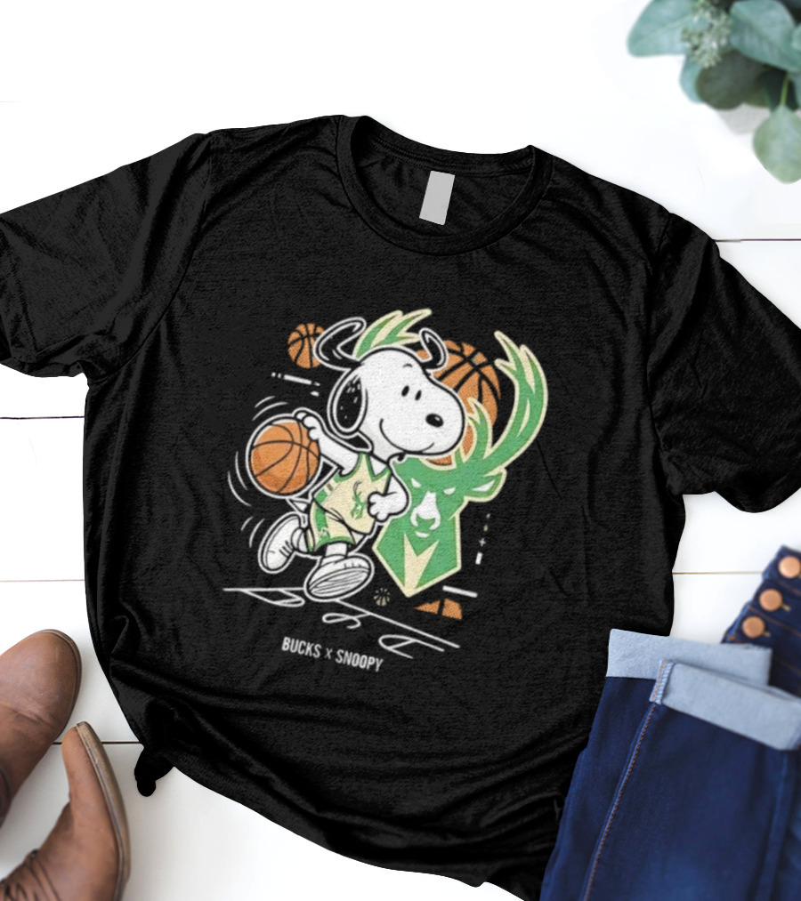 Milwaukee Bucks Snoopy Peanuts NBA Basketball Graphic T-Shirt