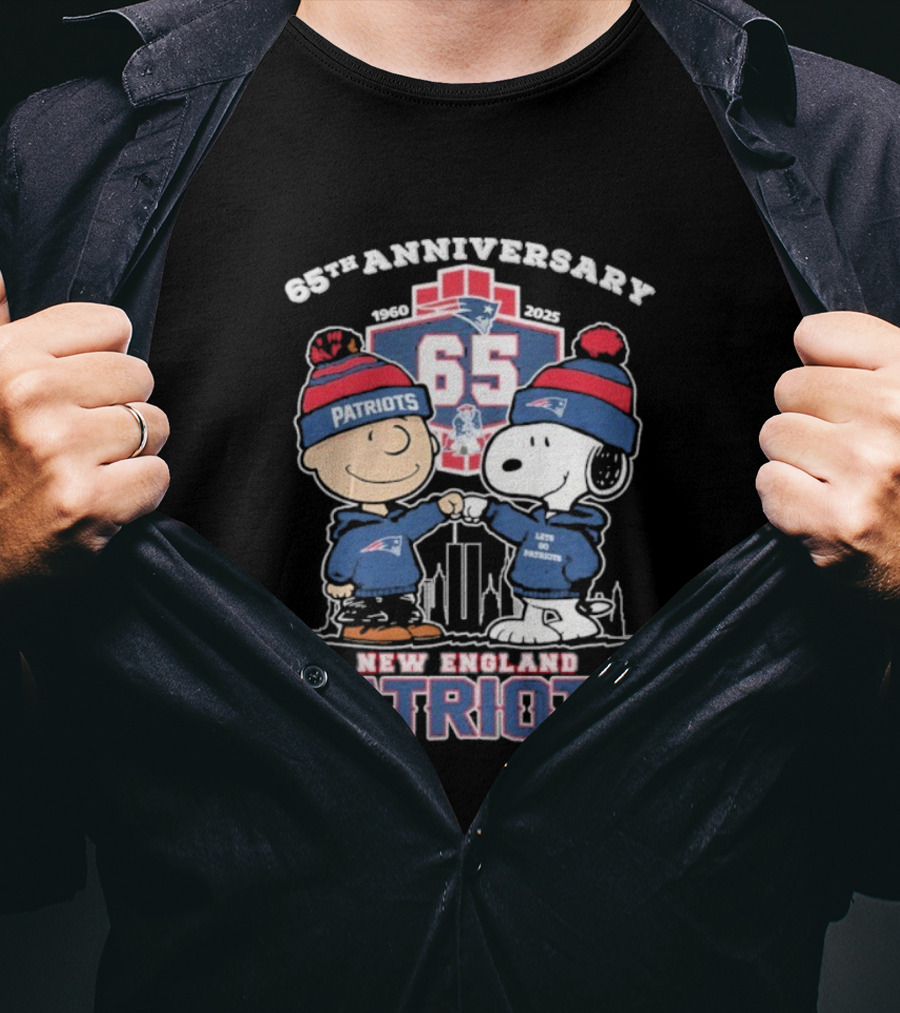 Snoopy Charlie Brown New England Patriots 65th Anniversary 1960 2025 T-Shirt