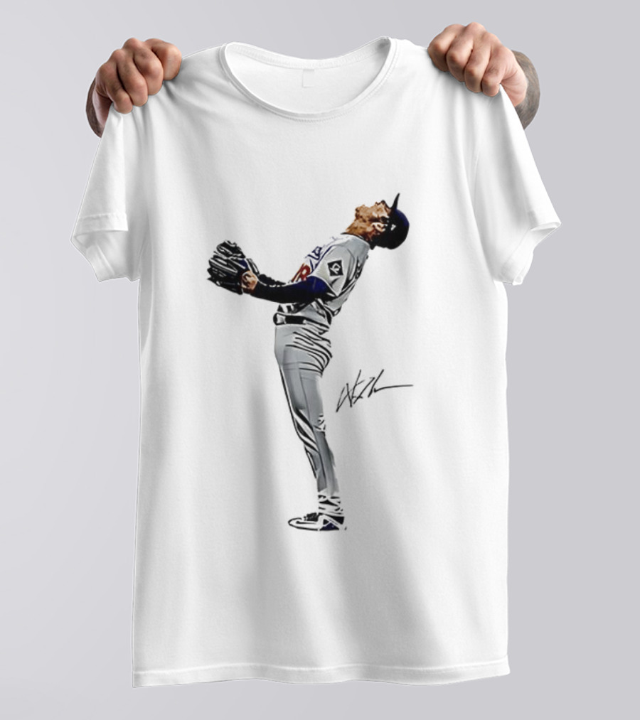 Yoshinobu Yamamoto Los Angeles Dodgers Lights Out Signature Baseball Player Pose T-Shirt