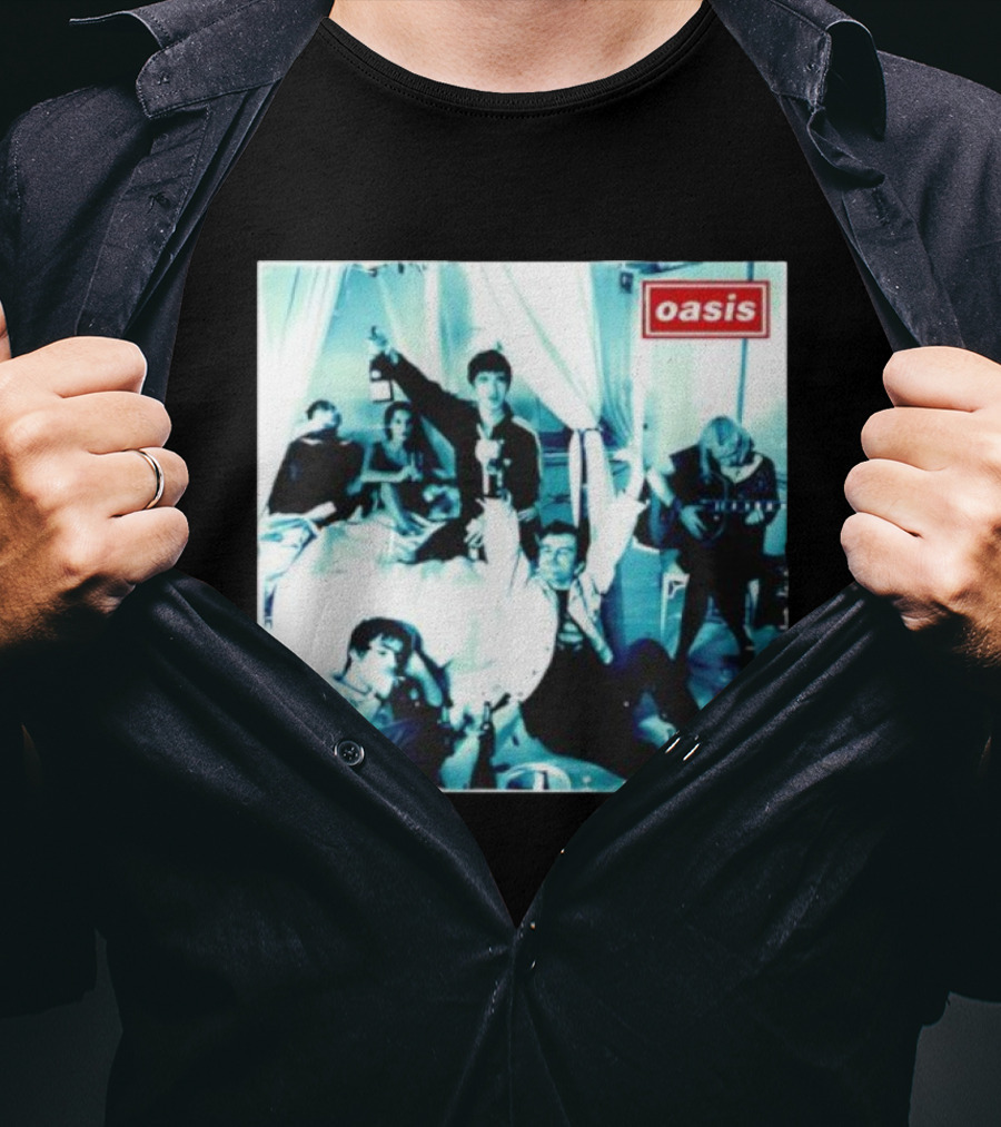 Oasis Cigarettes & Alcohol Vintage Band Photo Iconic Music Style T-Shirt