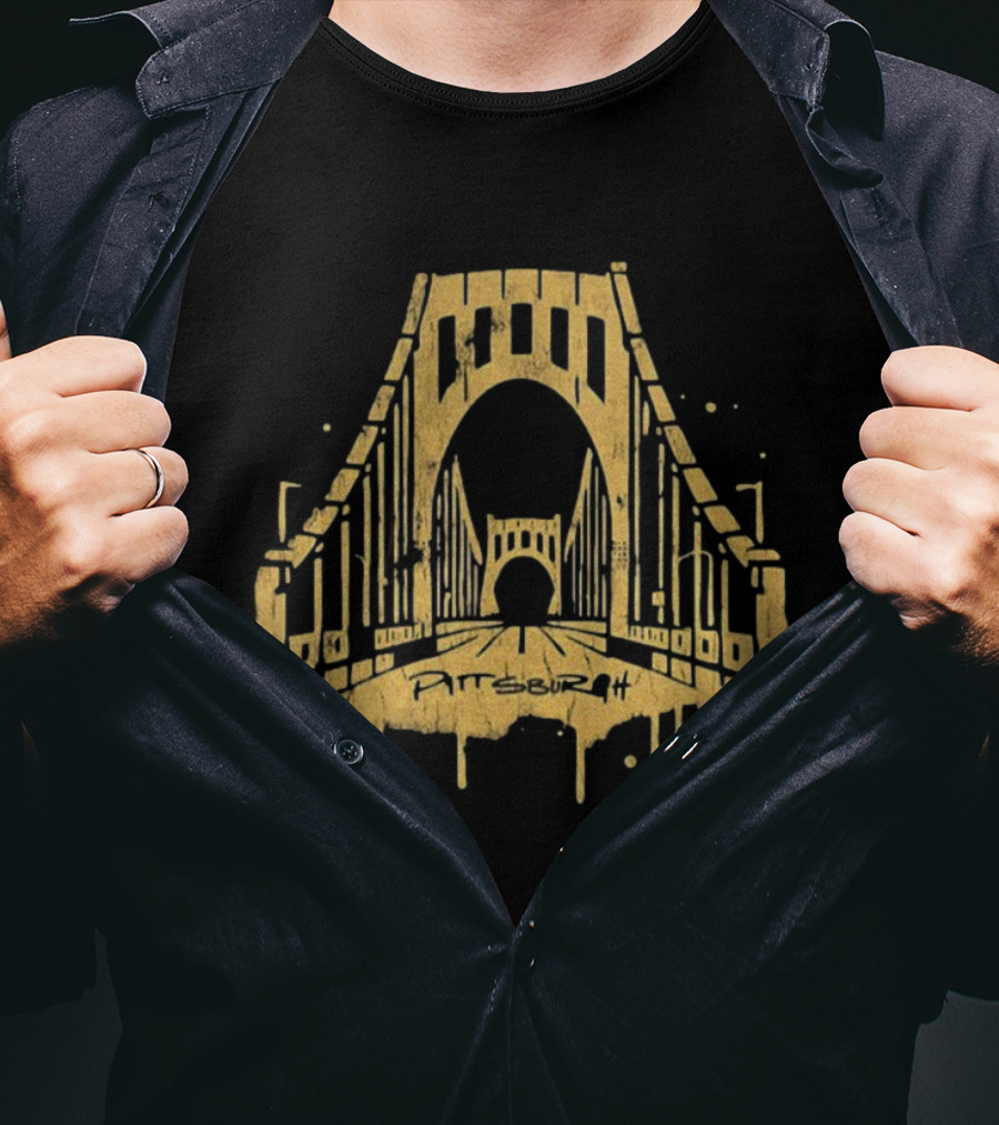 Bridge Graffiti Pittsburgh Steelers City Football Vintage T-Shirt