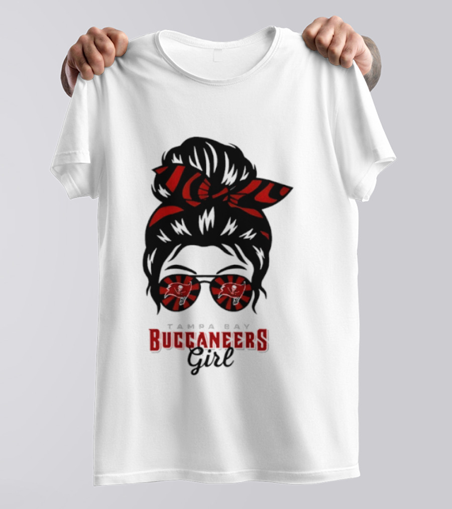 Tampa Bay Buccaneers Girl Messy Bun Glasses Bow And Sunglasses Fan T-Shirt
