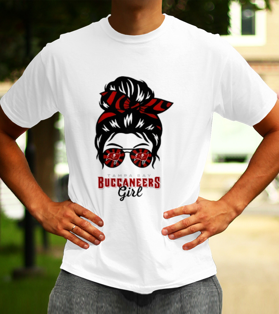 Tampa Bay Buccaneers Girl Messy Bun Glasses Bow And Sunglasses Fan T-Shirt