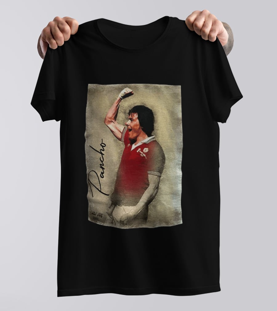 Steve Coppell Manchester United Pancho Celebration Football Memorabilia T-Shirt