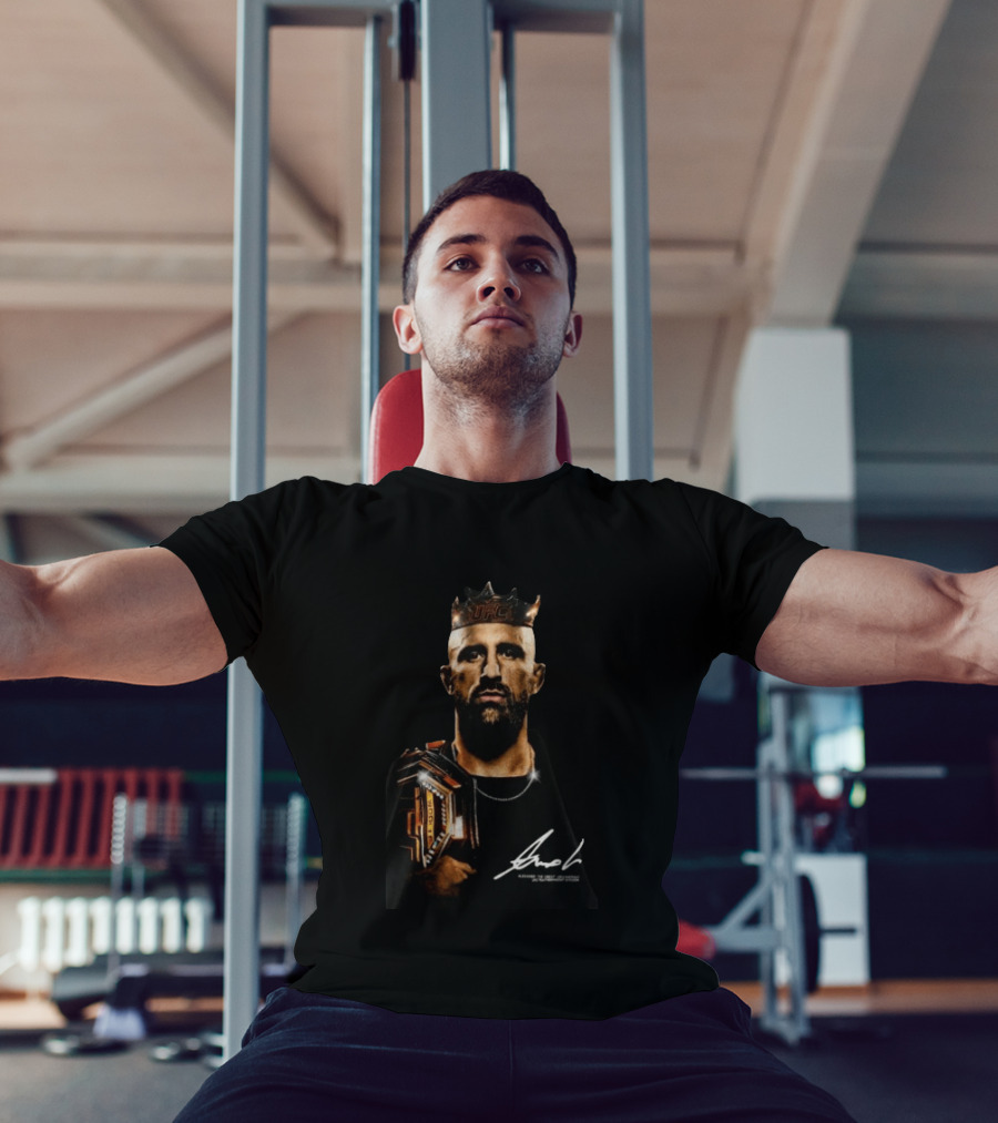 Alexander Volkanovski UFC Champion Signature With Crown And Belt T-Shirt