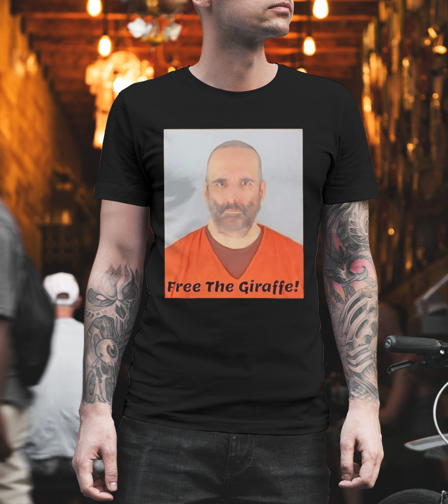 Free The Giraffe Shot Funny Jail Photo T-Shirt