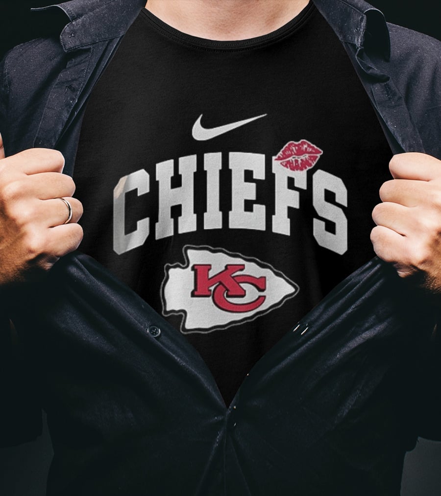 Nike Kansas City Chiefs KC Logo Makeup Lips T-Shirt