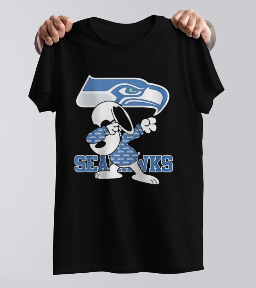 Seattle Seahawks Snoopy Peanuts NFL Team Collaboration T-Shirt