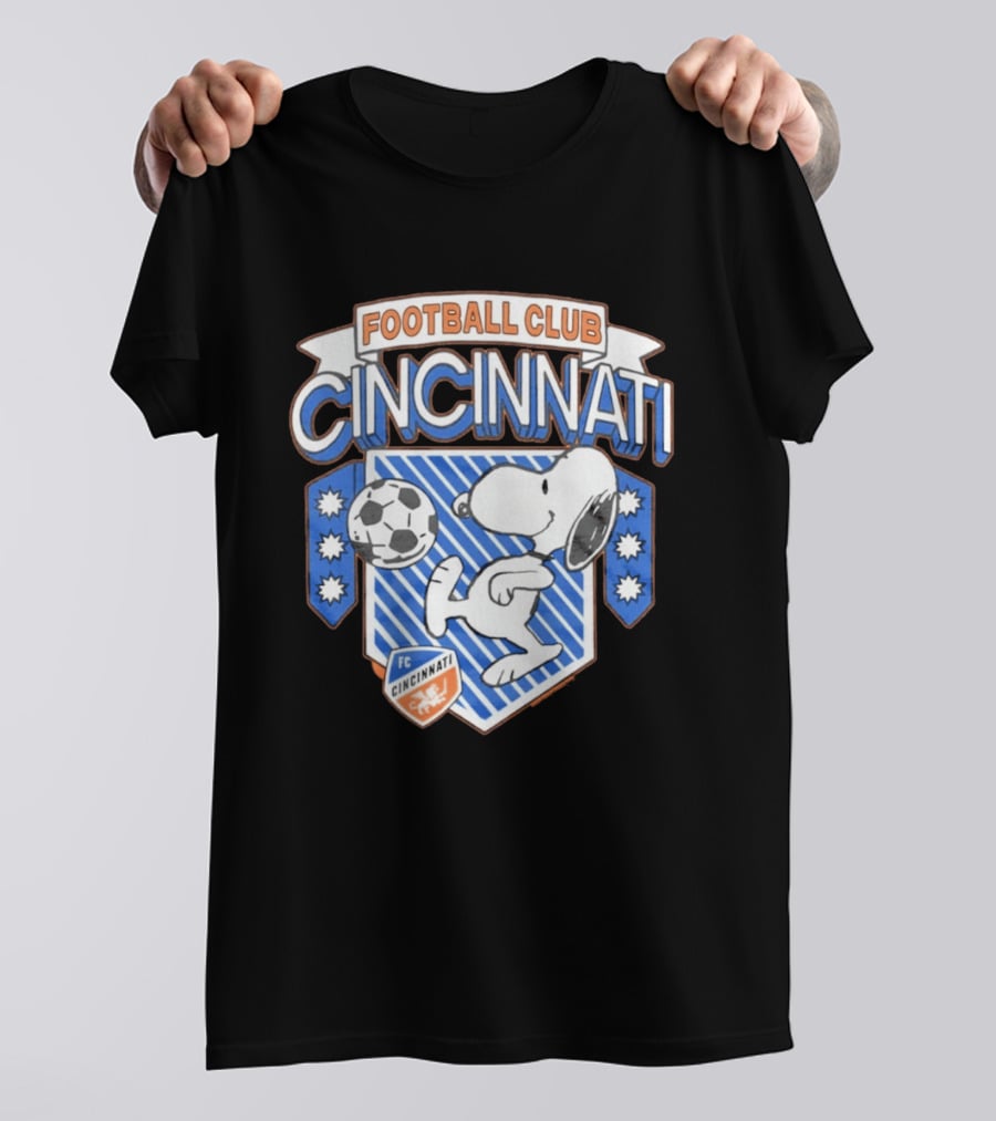 Peanuts Snoopy Kicking Soccer Ball Football Club Cincinnati FC T-Shirt