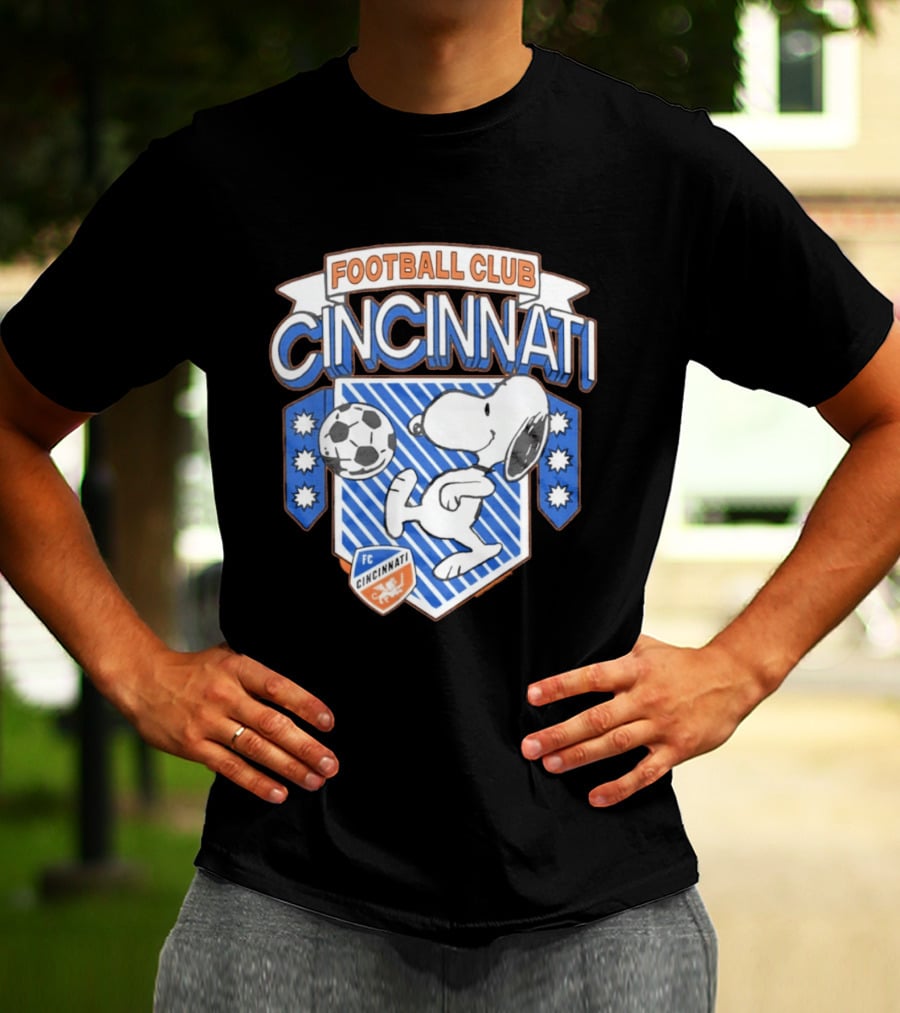 Peanuts Snoopy Kicking Soccer Ball Football Club Cincinnati FC T-Shirt