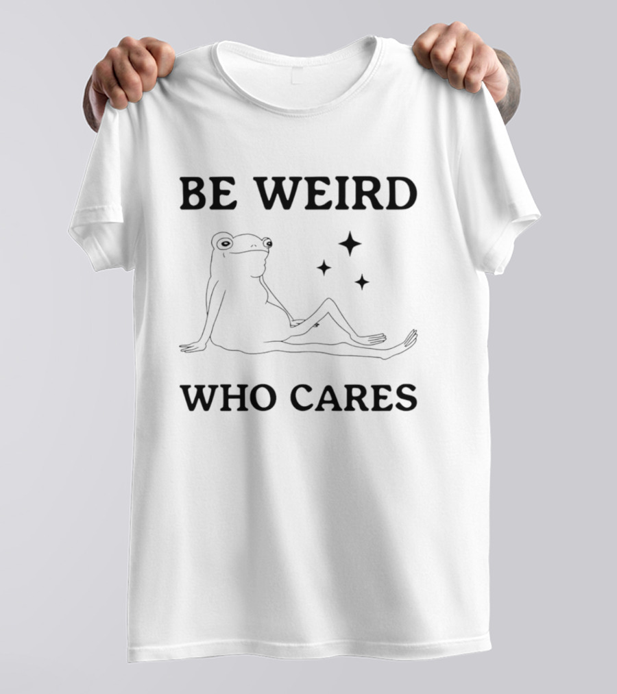 Be Weird Who Cares Frog Relaxed Retro Aesthetic T-Shirt