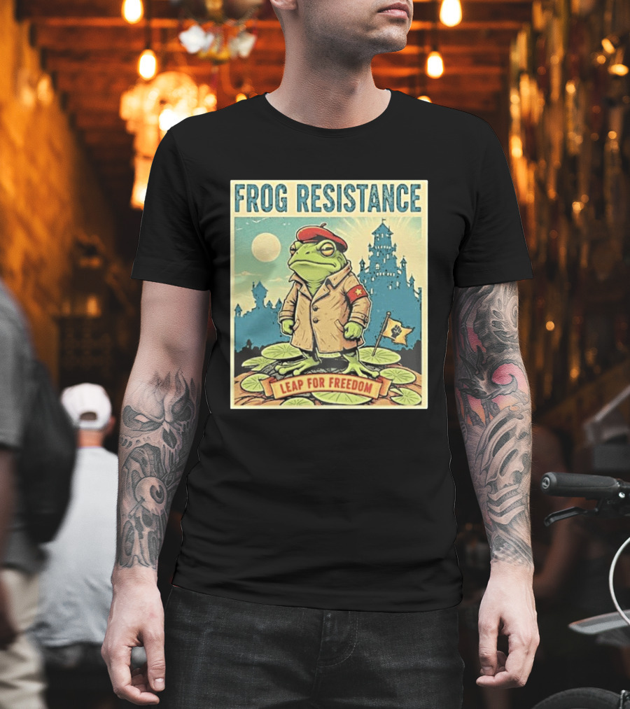 Classic Frog Resistance Leap For Freedom Castle Beret Moonlight Lily Pads T-Shirt