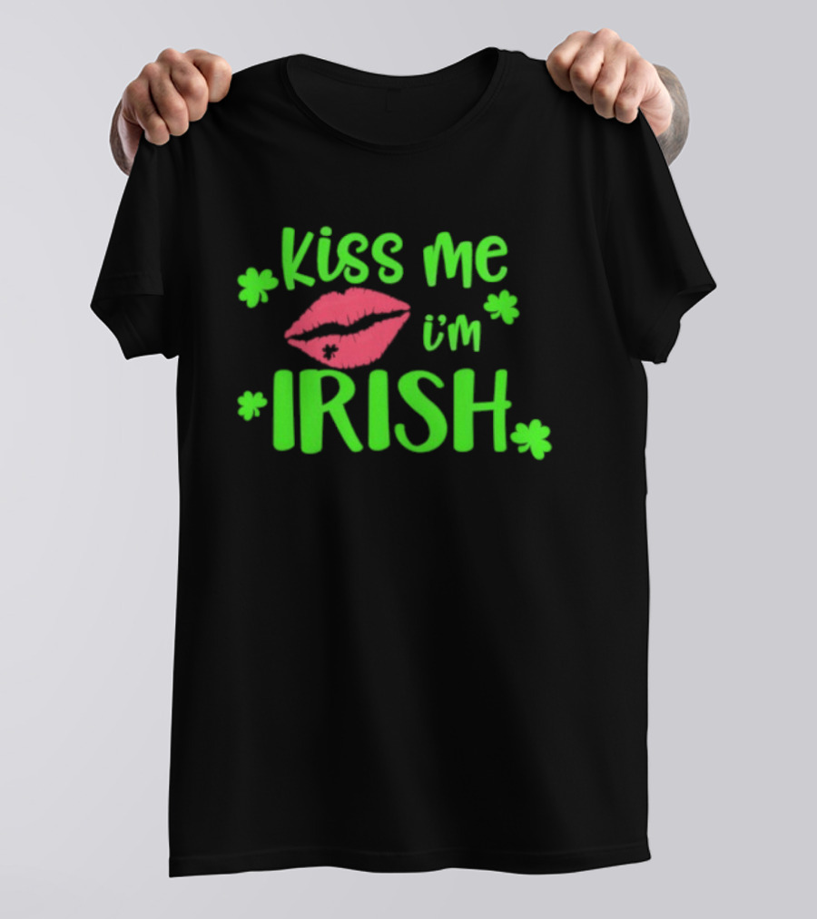 Kiss Me I'm Irish Shamrock Lips St Patrick's Day T-Shirt