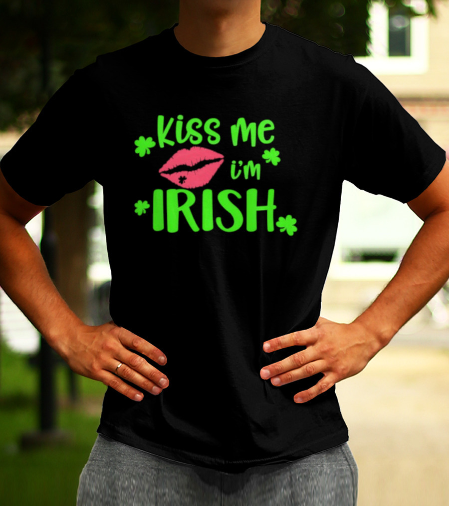 Kiss Me I'm Irish Shamrock Lips St Patrick's Day T-Shirt