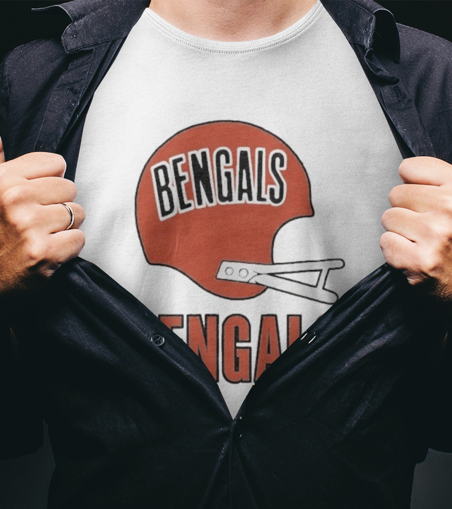 Bengals Big Helmet Cincinnati Football Team Retro Fan Gear T-Shirt
