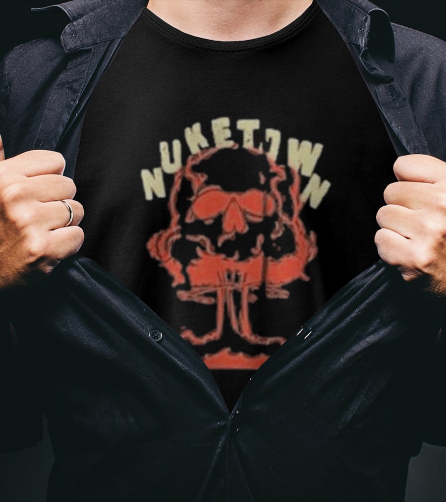 Call Of Duty Nuketown Skull Explosion Cloud T-Shirt