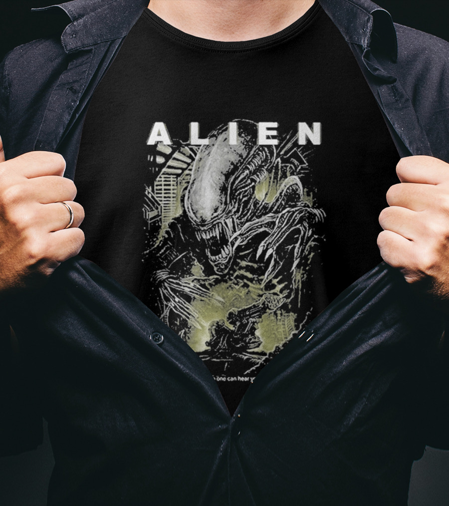 Alien In Space No One Can Hear You Scream Movie T-Shirt