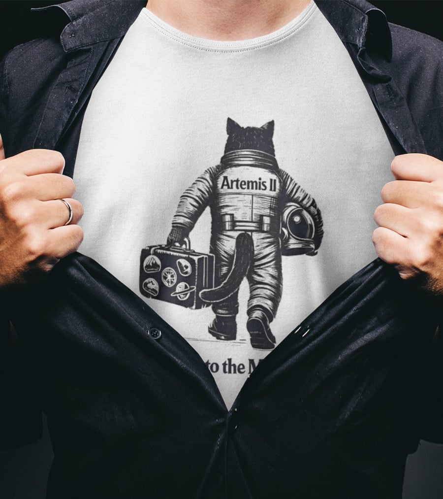 Artemis II Moon Mission Cat Astronaut Gone To The Moon T-Shirt