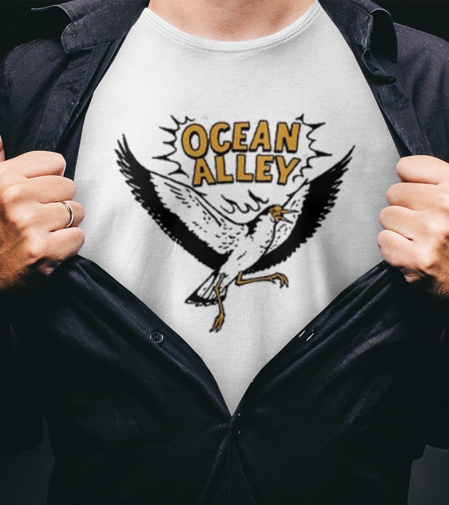 Ocean Alley Lapwing Bird T-Shirt