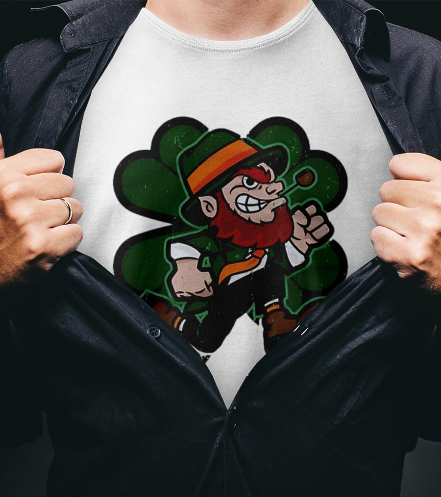 Leprechaun St. Patrick's Day Four Leaf Clover Smoking Pipe Vintage Irish T-Shirt