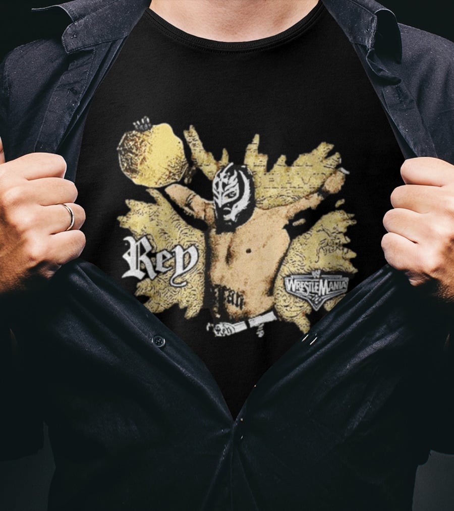 WWE Rey Mysterio WrestleMania Masked Luchador Iconic Pose T-Shirt