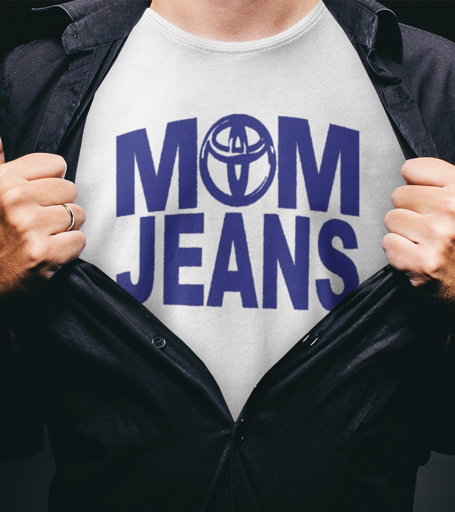 MOM JEANS Toyota T-Shirt