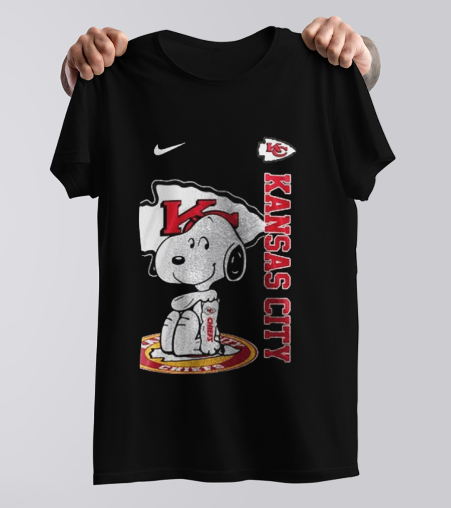 Kansas City Chiefs Snoopy Yes I'm Old Thank You For The Memories T-Shirt