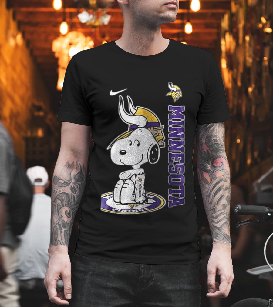 Minnesota Vikings Peanuts Snoopy Thank You For The Memories T-Shirt