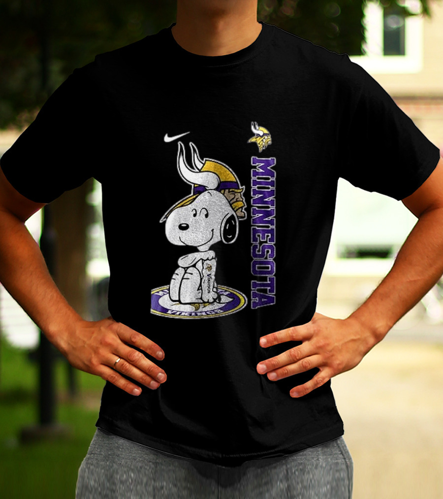 Minnesota Vikings Peanuts Snoopy Thank You For The Memories T-Shirt