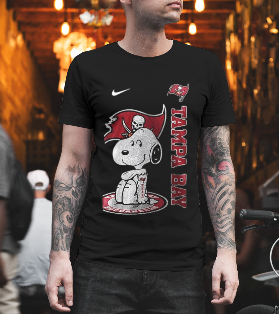 Tampa Bay Buccaneers Snoopy Football Memories Peanuts Collaboration T-Shirt