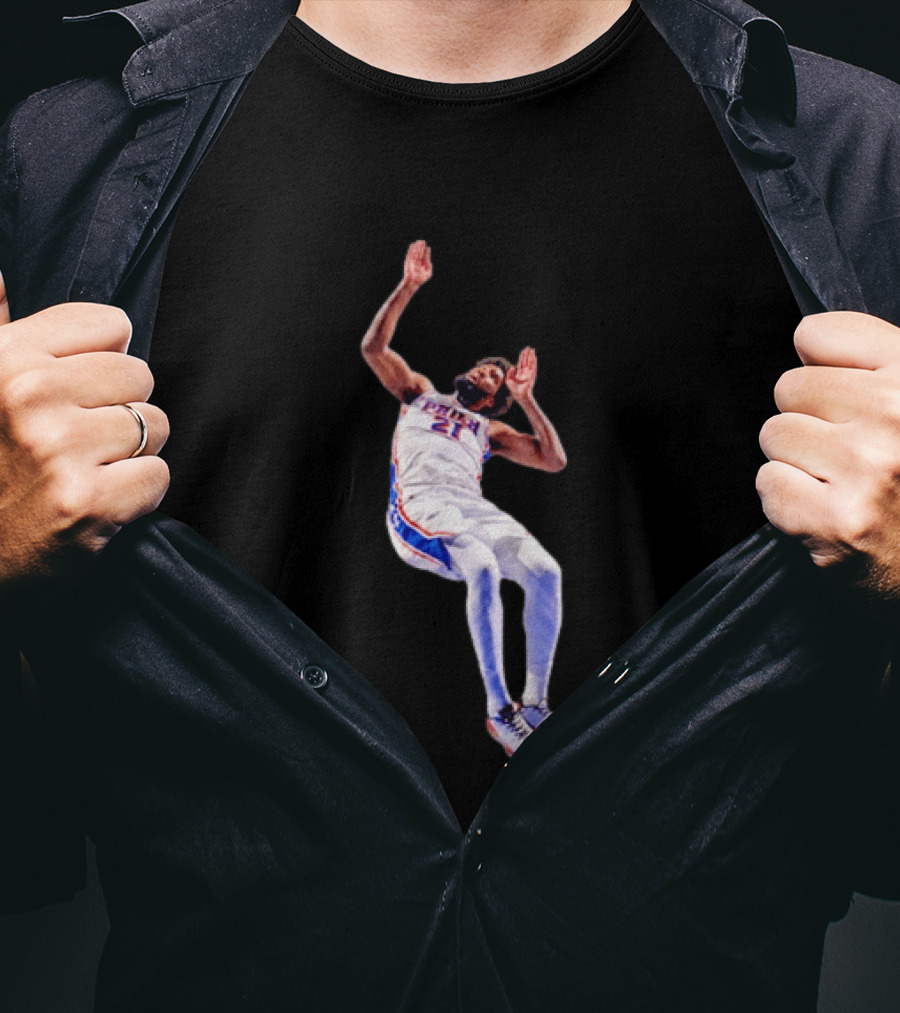 New York Knicks Mitchell Robinson Dunking On Philadelphia Player T-Shirt