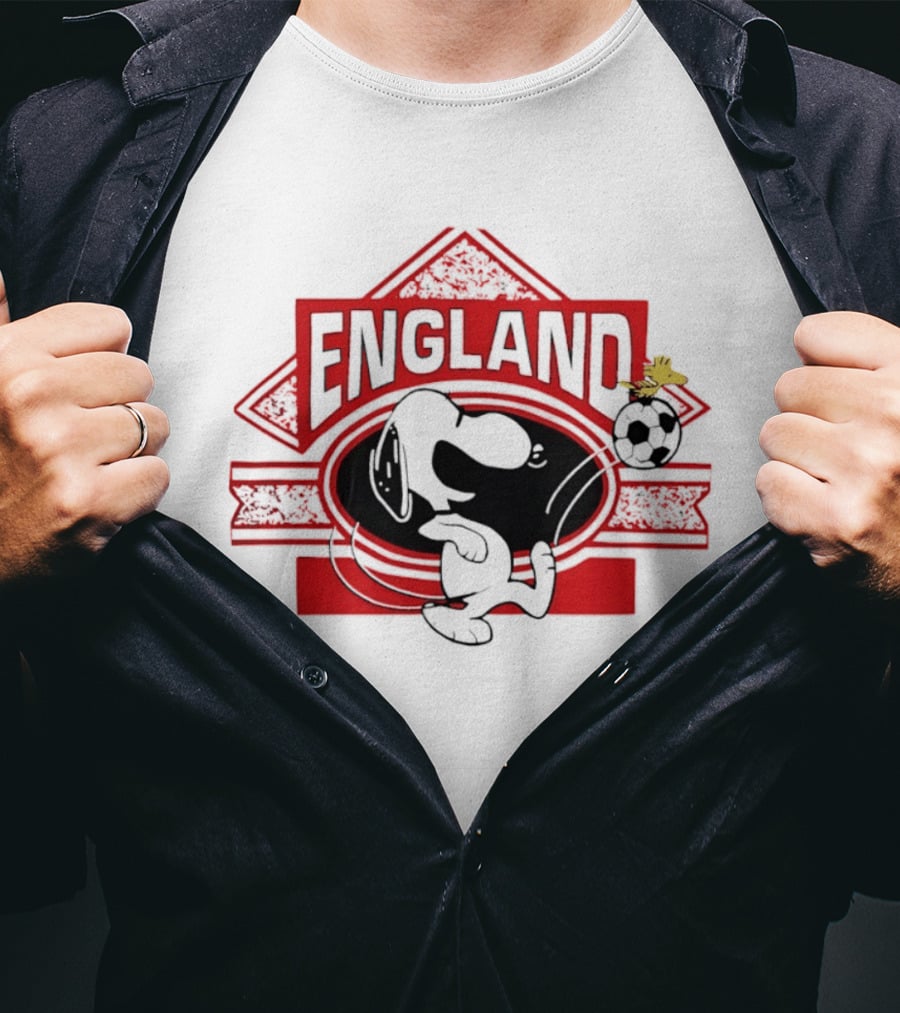 Snoopy Woodstock Peanuts England Soccer Football Collaboration T-Shirt