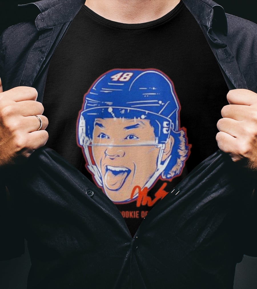 Matthew Schaefer Islanders ROTY 2025 26 Swag Helmet 48 Signature T-Shirt