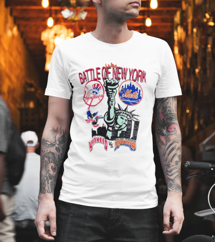 Yankees Mets Battle Of New York Statue Of Liberty T-Shirt