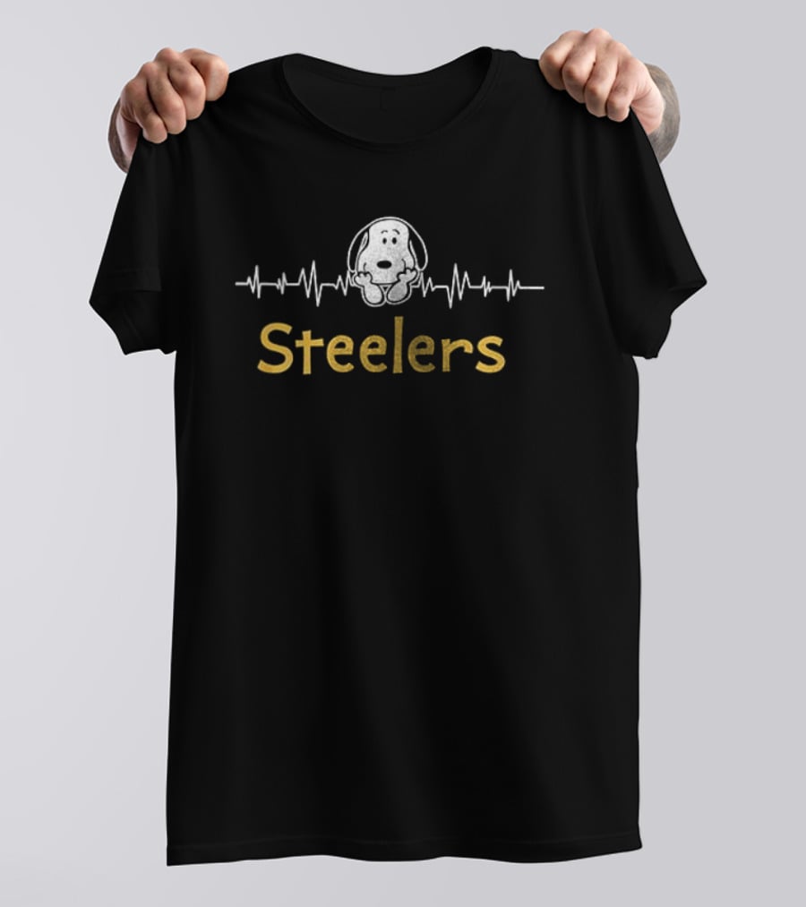 Pittsburgh Steelers Peanuts Snoopy Heartbeat This Nurse Loves Her T-Shirt