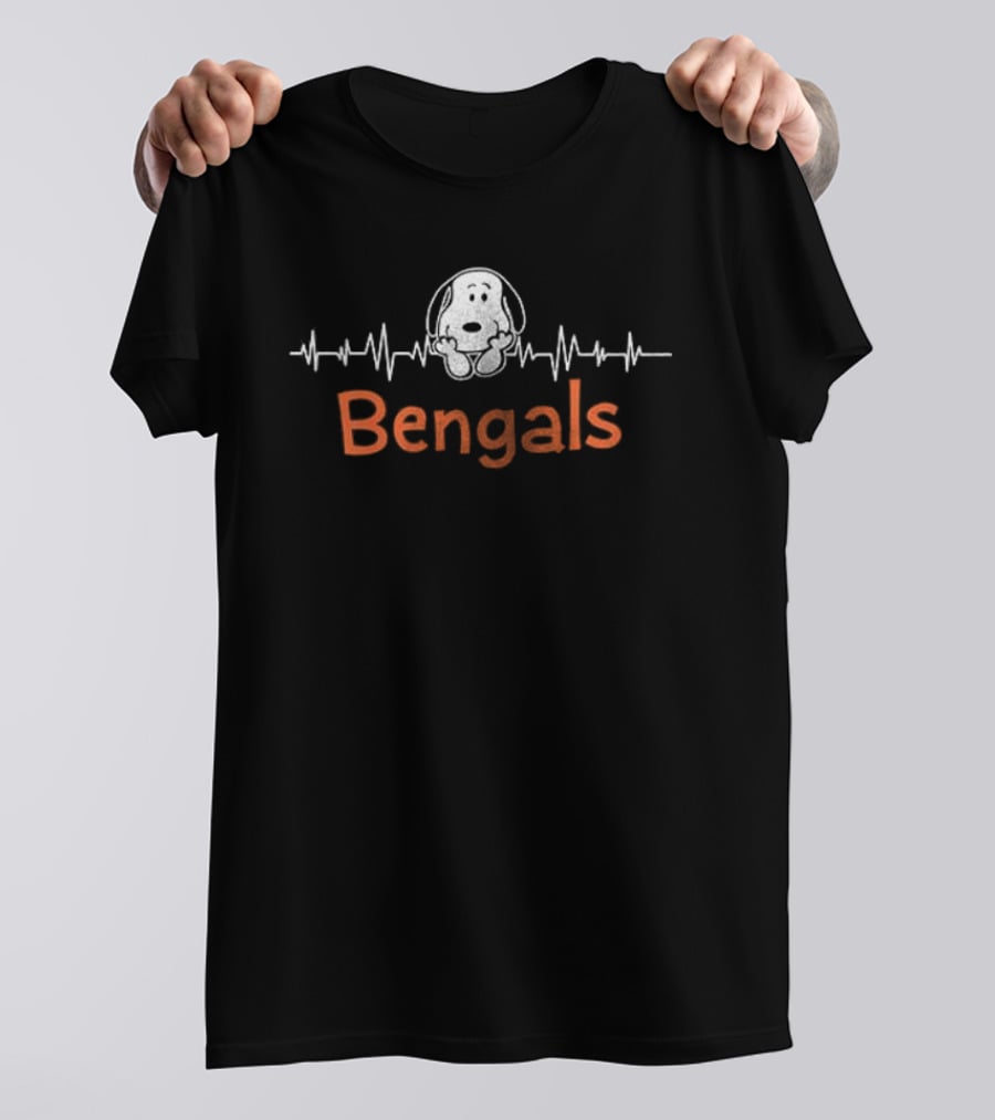 Cincinnati Bengals Peanuts Snoopy Nurse Heartbeat Bengals T-Shirt