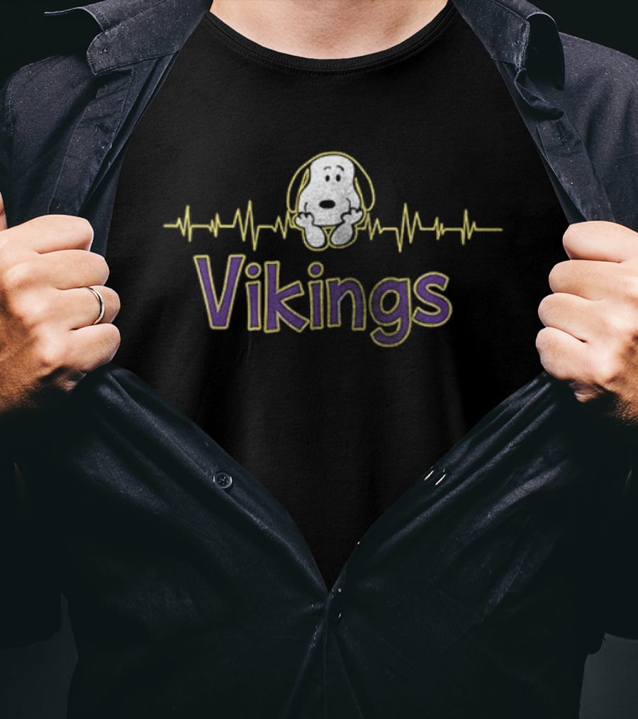 Minnesota Vikings Peanuts Snoopy Nurse Heartbeat T-Shirt