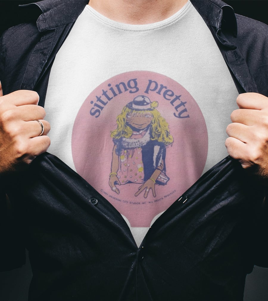Sitting Pretty 1982 Universal City Studios ET T-Shirt