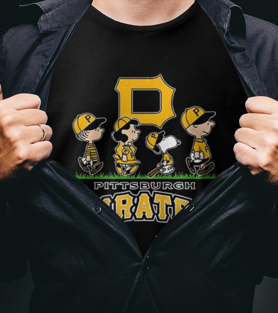 Snoopy Charlie Brown Linus Lucy Pittsburgh Pirates 2026 T-Shirt