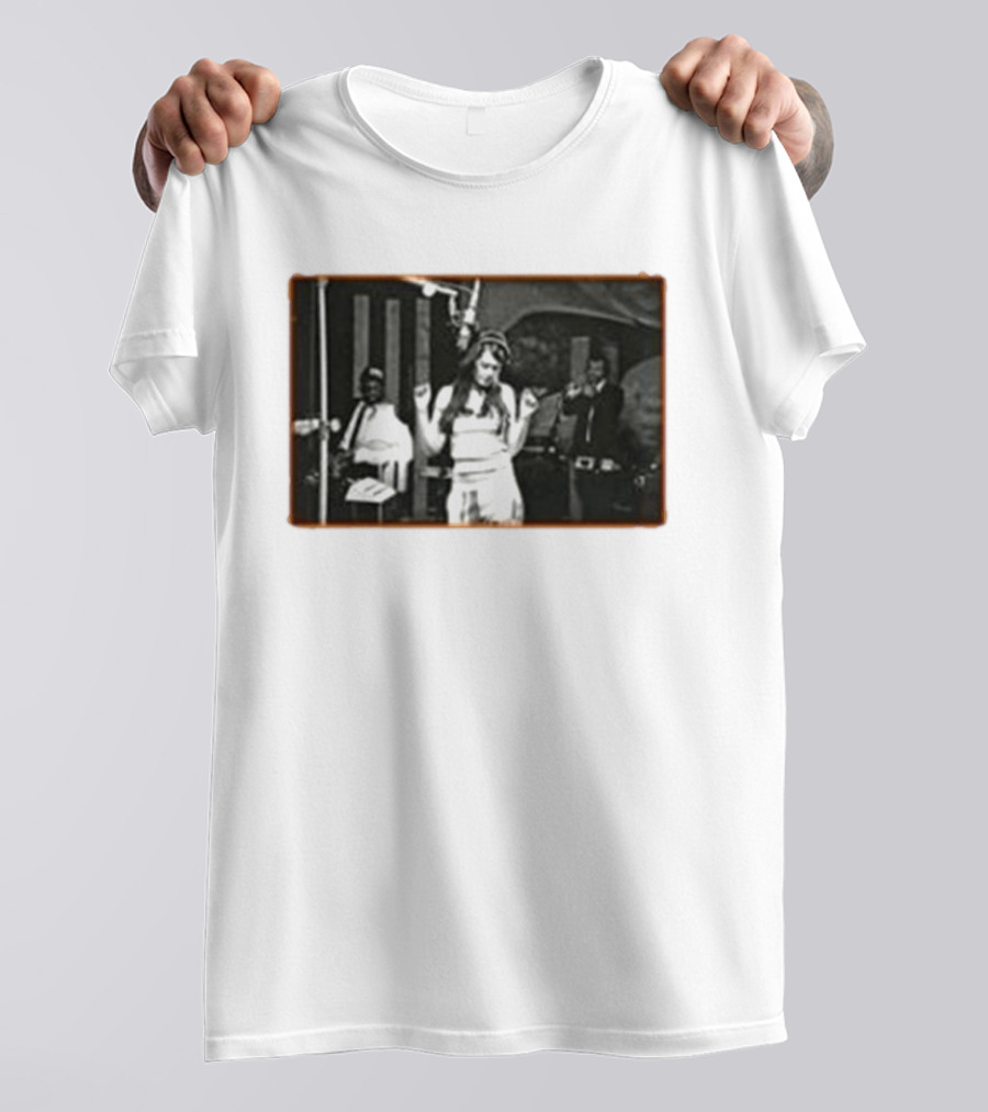 Sienna Spiro Visitor Studio Retro Black And White Music Scene T-Shirt