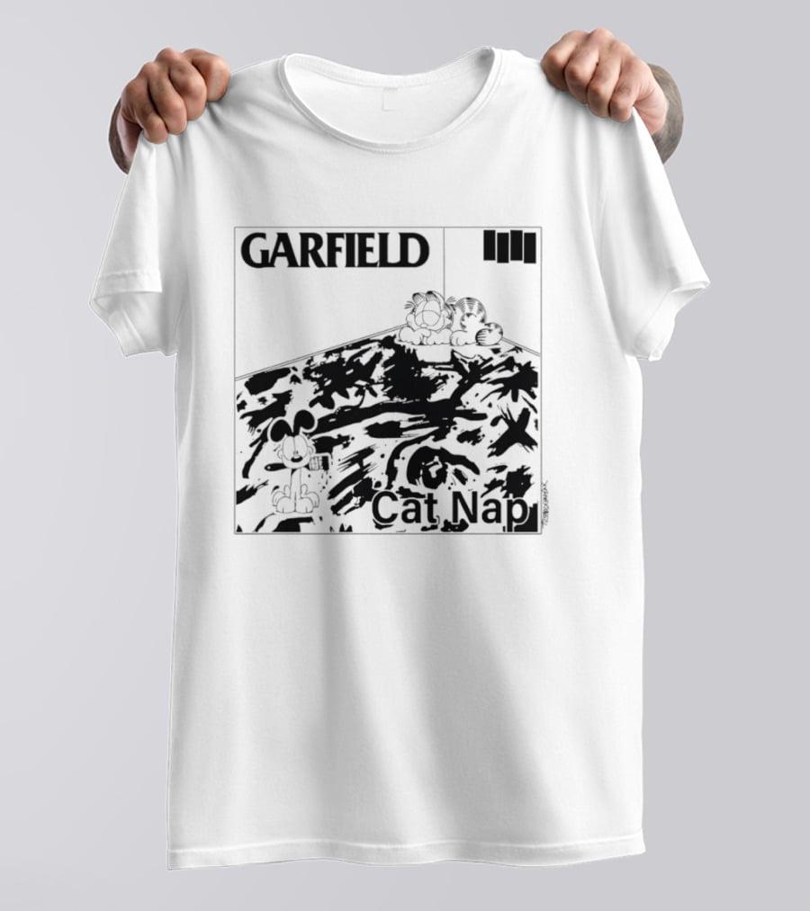 GARFIELD Cat Nap Rug Nap Scene T-Shirt