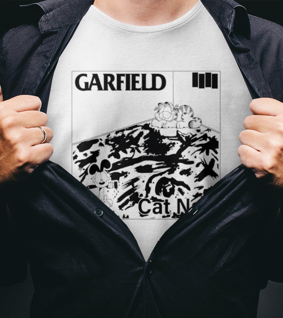 GARFIELD Cat Nap Rug Nap Scene T-Shirt