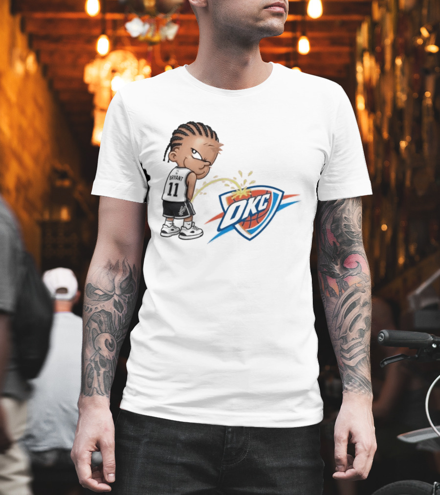 San Antonio Spurs Carter Bryant Peeing On OKC Thunder Caricature T-Shirt
