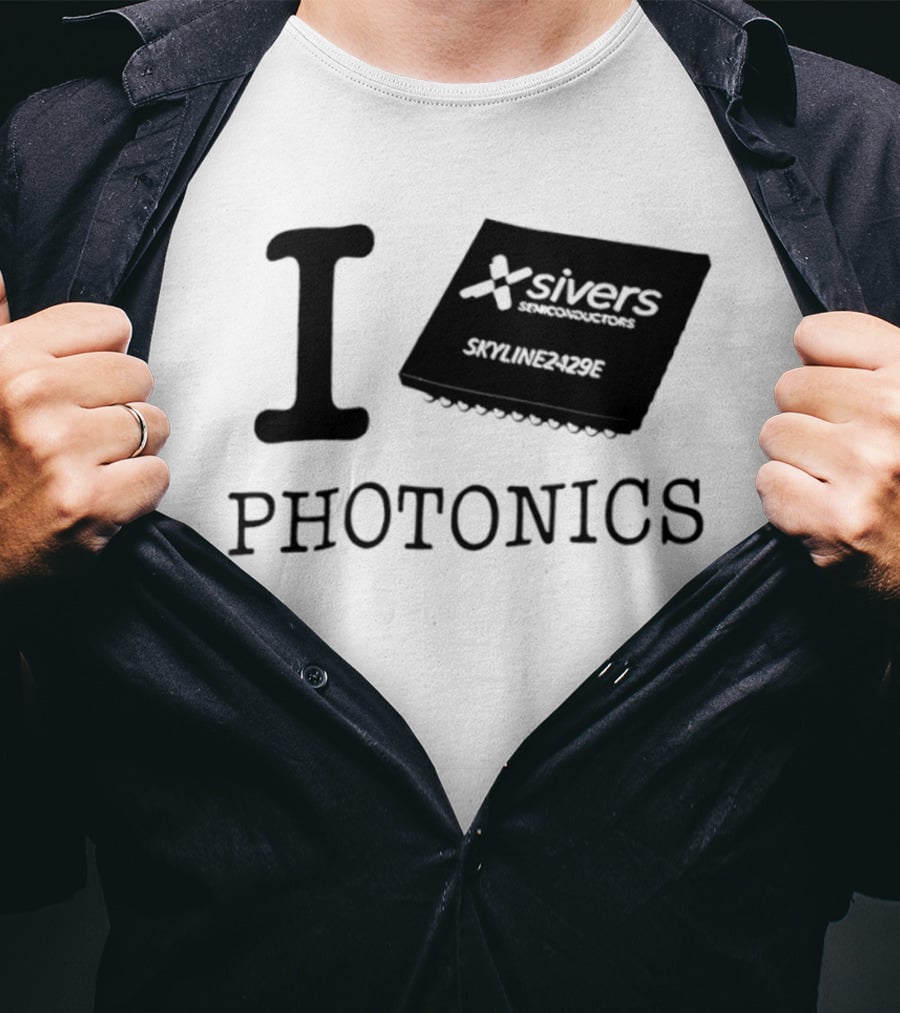 I Love Photonics Sivers Semiconductors Skyline2429E Chip T-Shirt