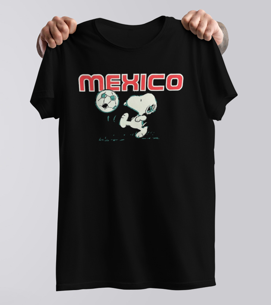 Mexico Snoopy Soccer Player Peanuts Football T-Shirt