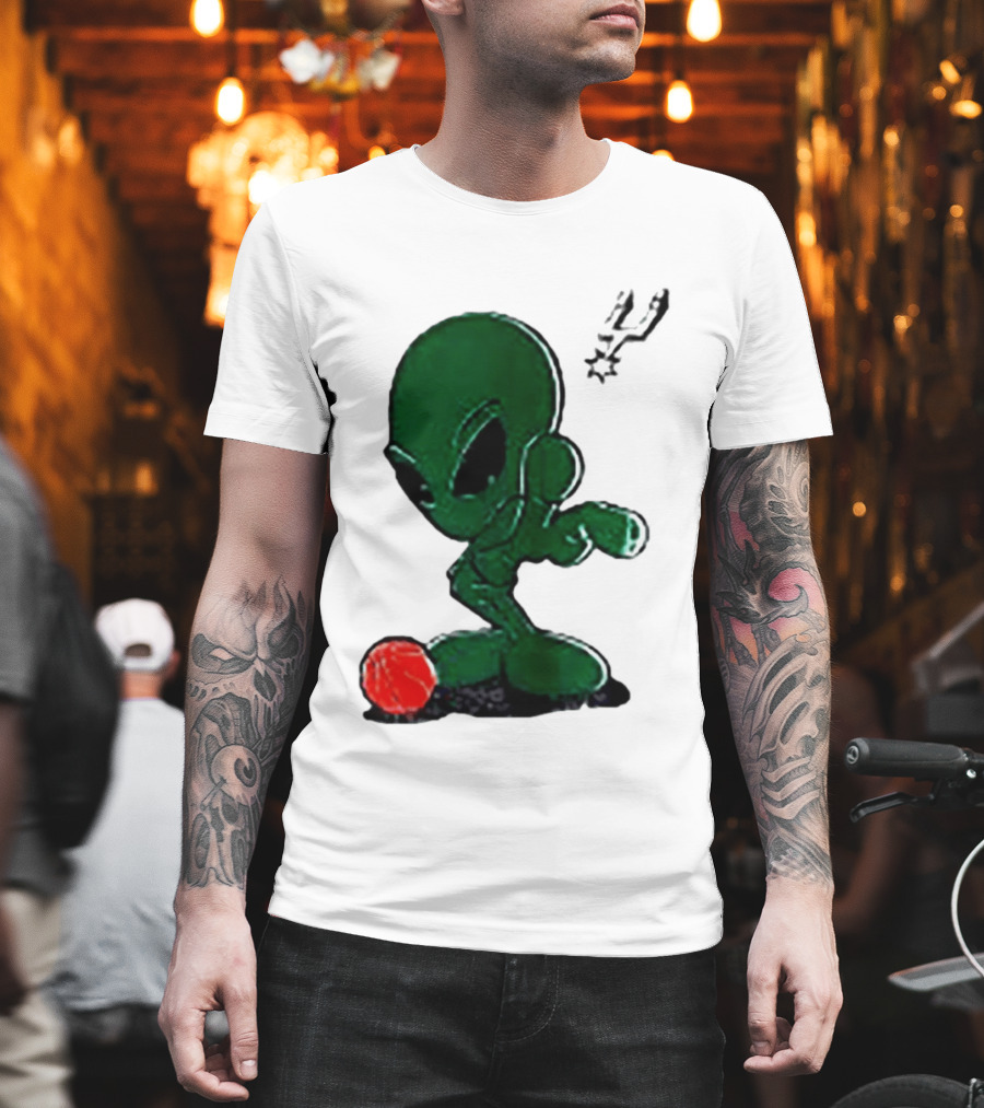 San Antonio Spurs Alien Basketball Dribble T-Shirt