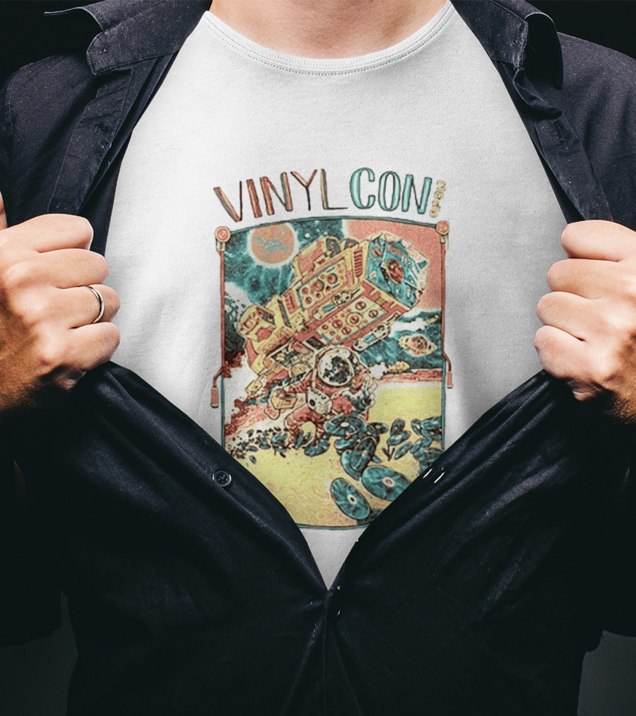 VinylCon 2026 Los Angeles August 22 23 Astronaut Carrying Boom Box With Flying Records Event T-Shirt